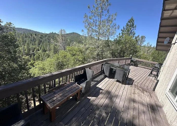 Scenic View Villa Near Yosemite